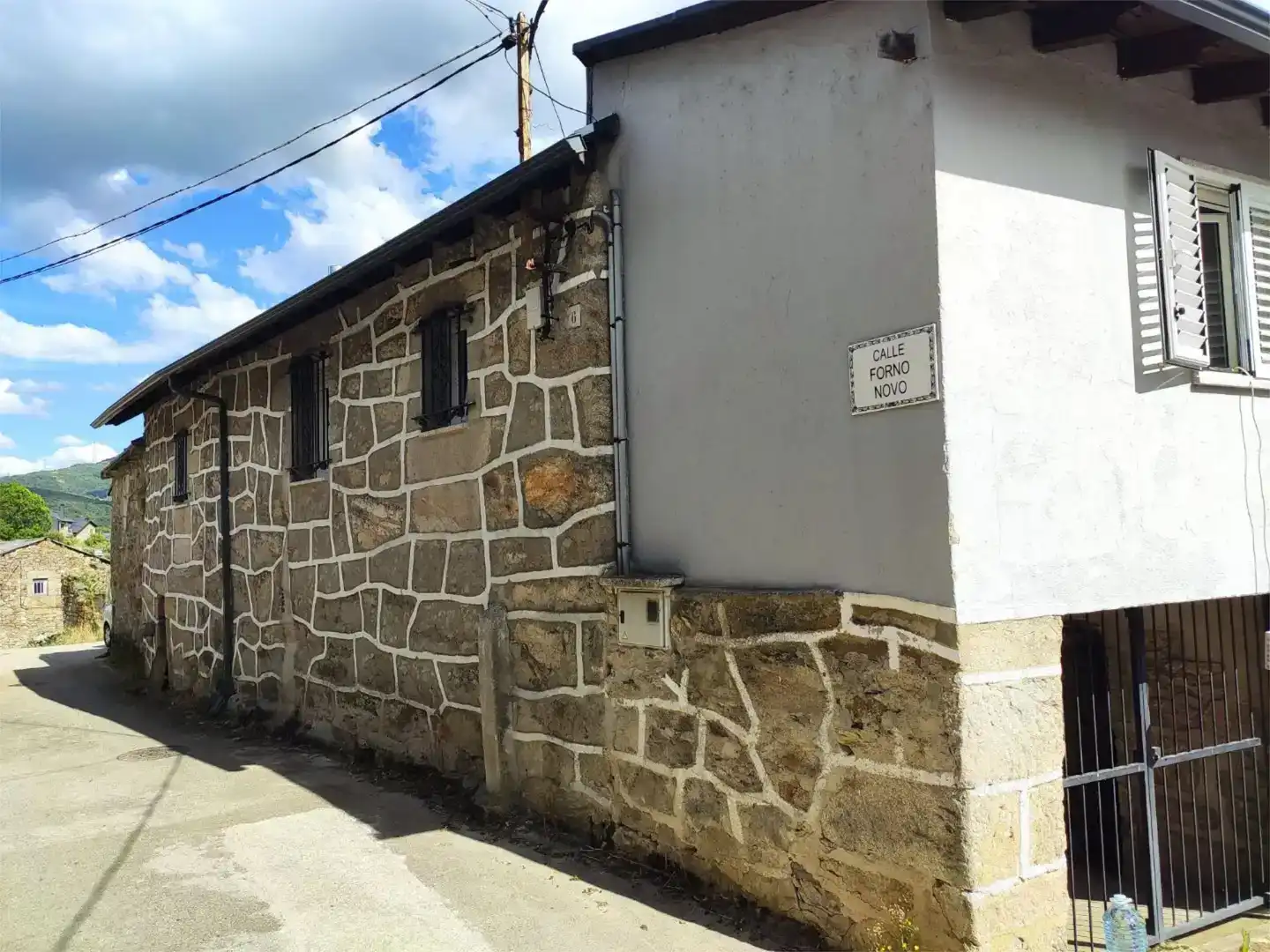Vista exterior de Pis en venda en Lubián amb Moblat