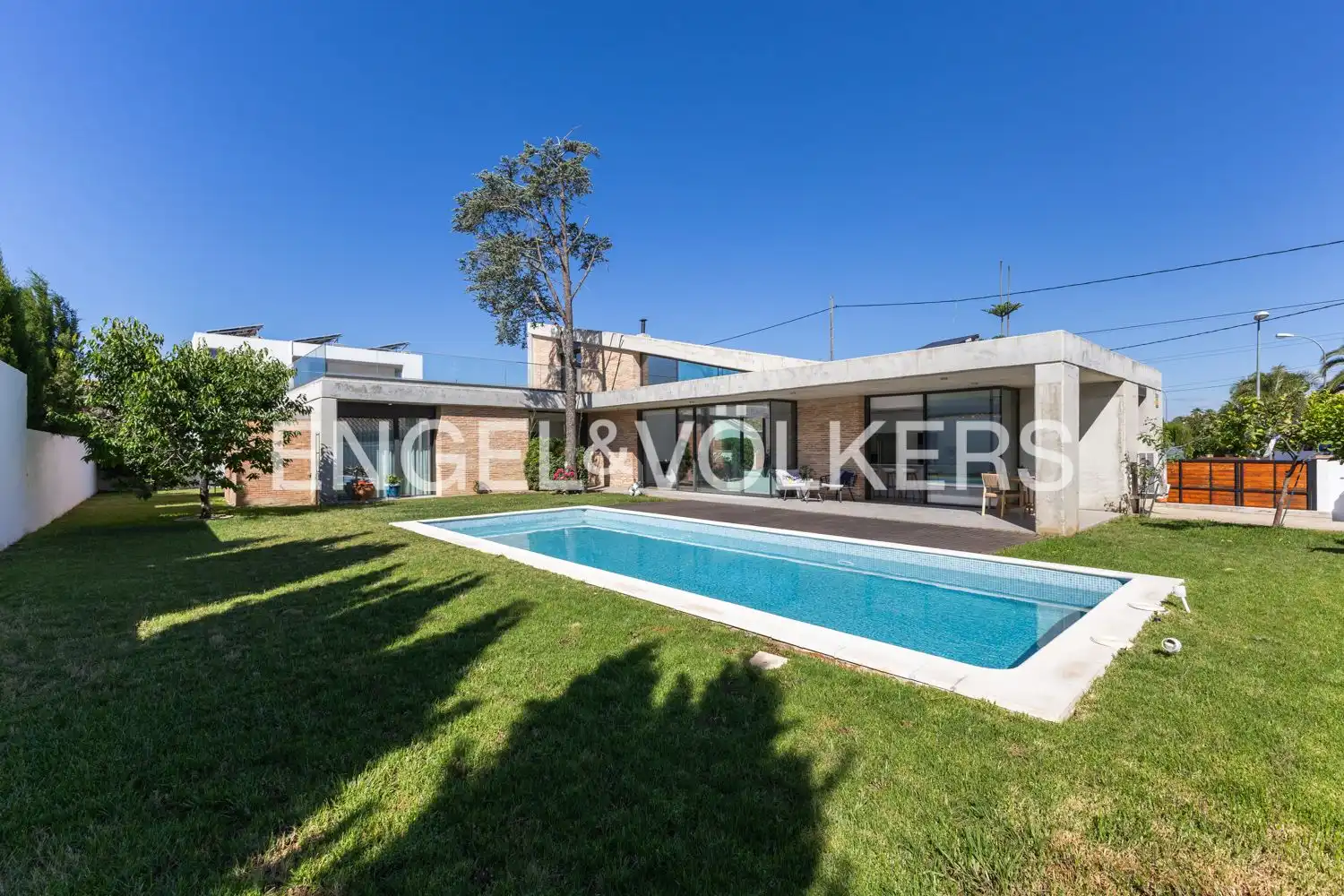 Vista exterior de Casa o chalet en venta en L'Eliana con Aire acondicionado, Calefacción y Jardín privado