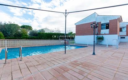 Swimming pool of House or chalet for sale in Picassent  with Heating, Terrace and Storage room