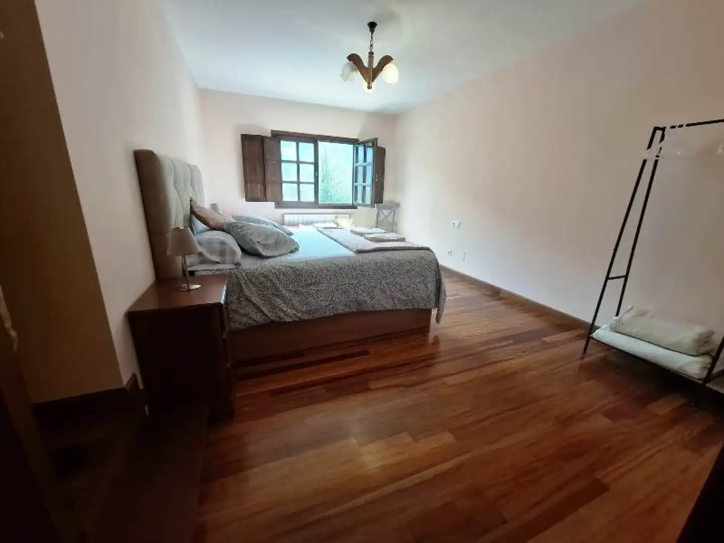 Habitación de Casa o chalet en venta en Los Tojos  con Calefacción y Trastero
