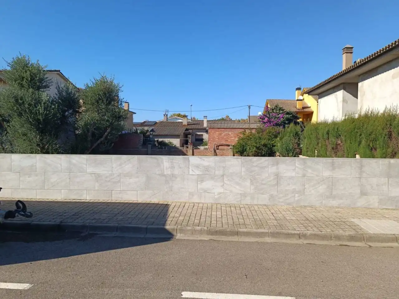 Vista exterior de Terreno industrial en venta en Cornellà del Terri