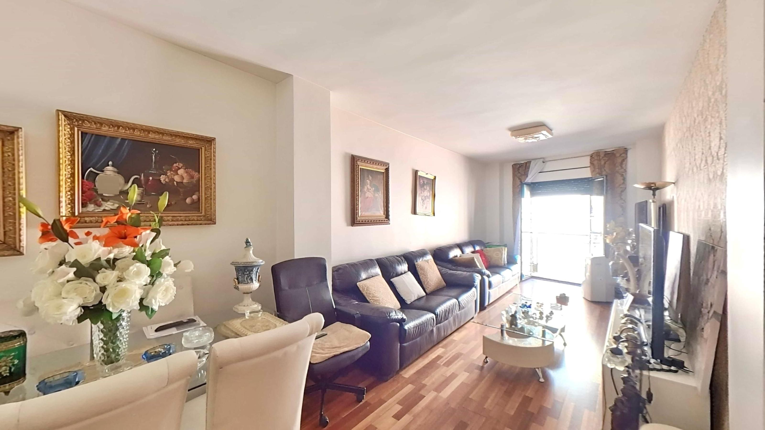 Living room of Apartment for sale in  Madrid Capital  with Air Conditioner, Parquet flooring and Storage room
