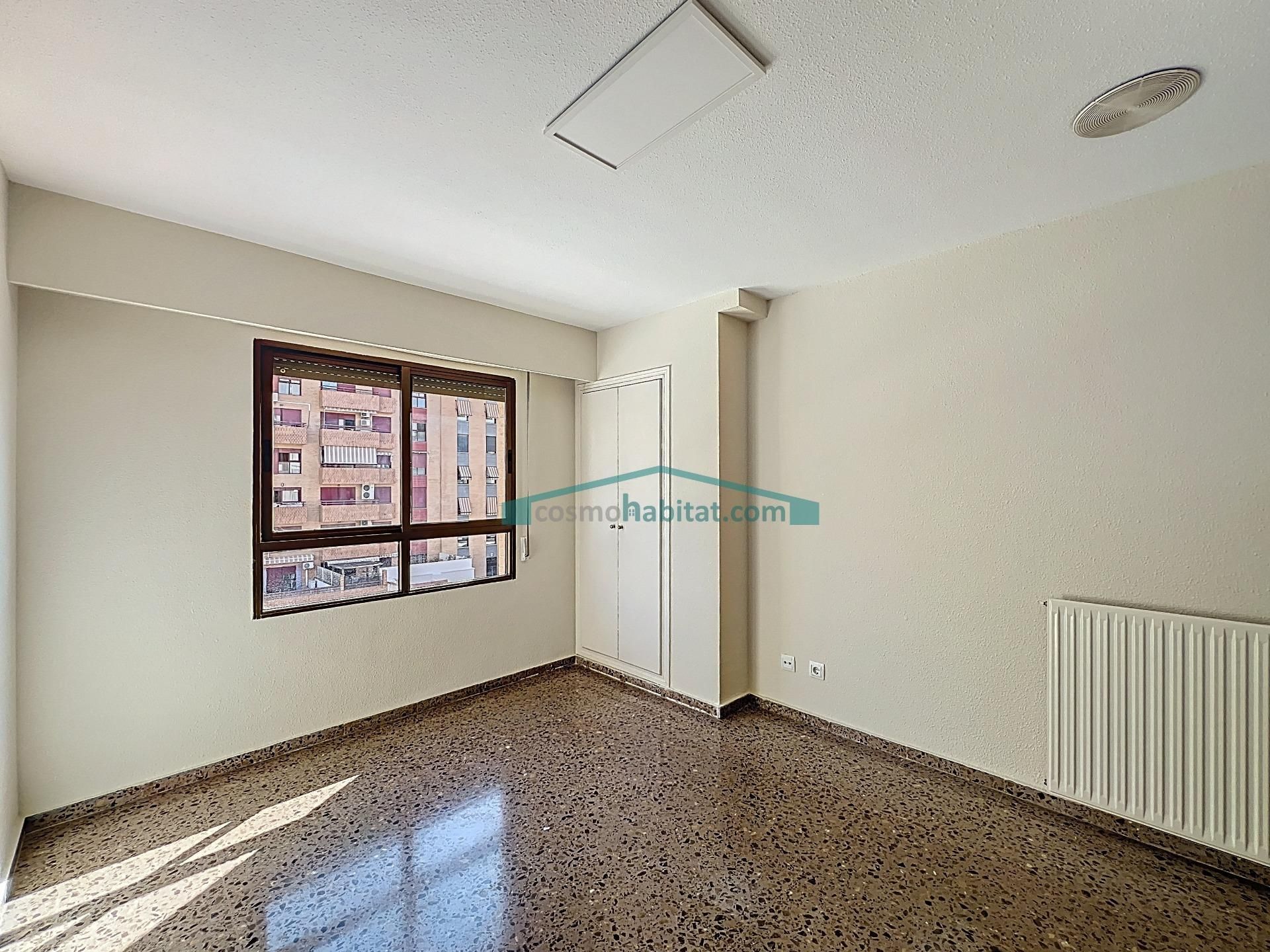 Pis de lloguer a Malilla, Quatre Carreres