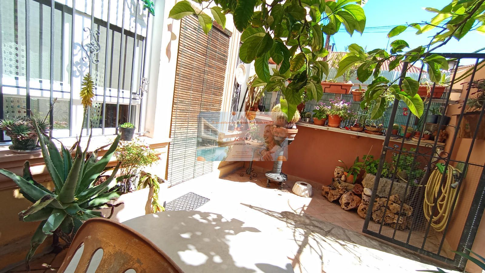 Vista exterior de Casa adosada en venta en L'Alcora con Aire acondicionado, Calefacción y Terraza