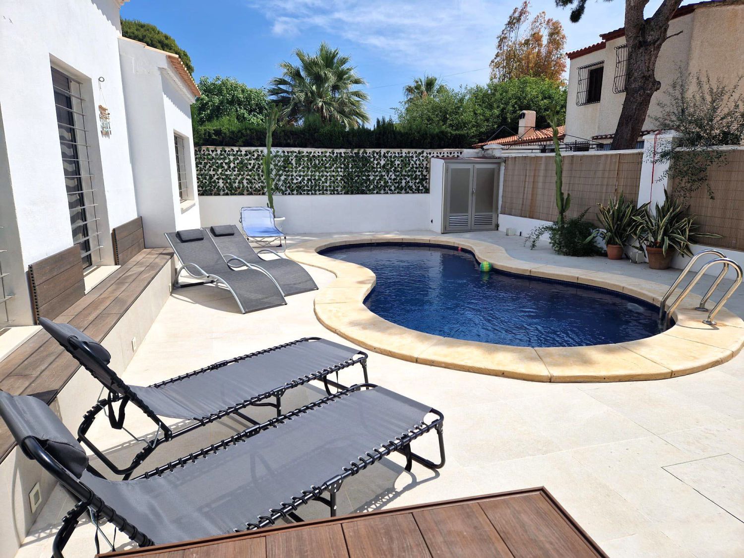 Piscina de Casa adosada en venda en Orihuela amb Aire condicionat, Jardí privat i Terrassa