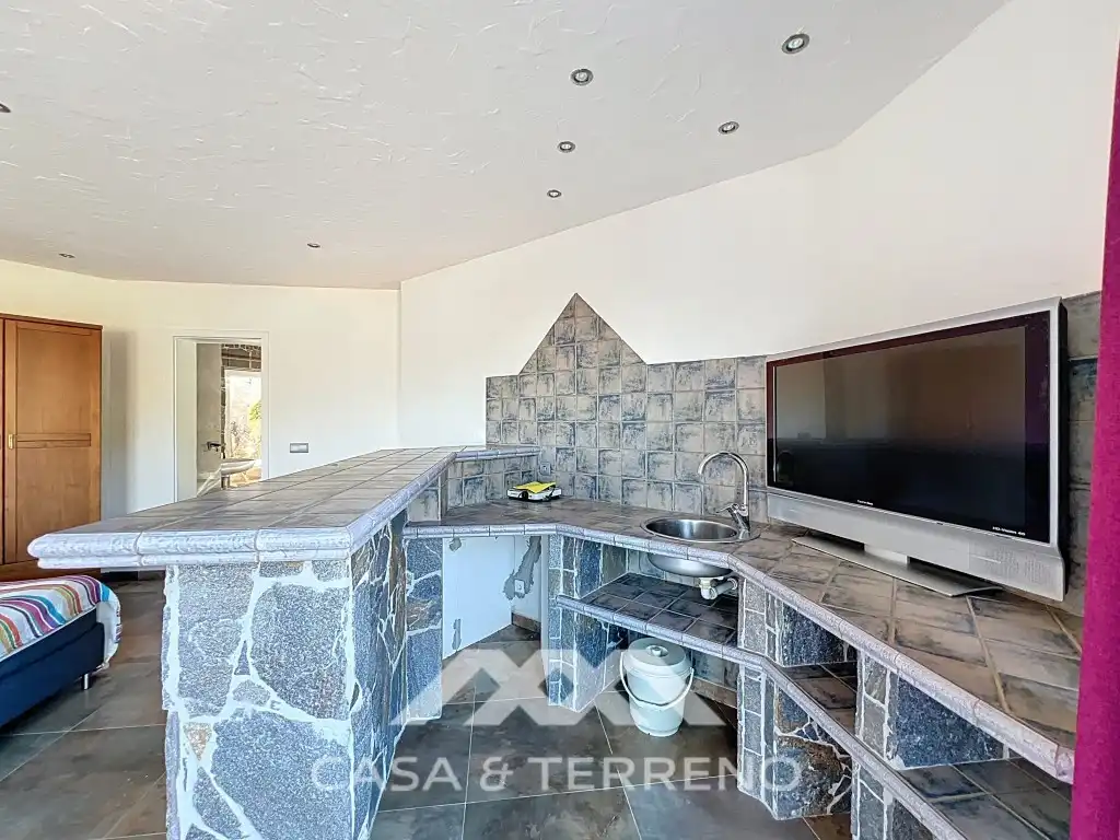 Cuina de Casa o xalet en venda en Algarrobo amb Jardí privat, Terrassa i Piscina
