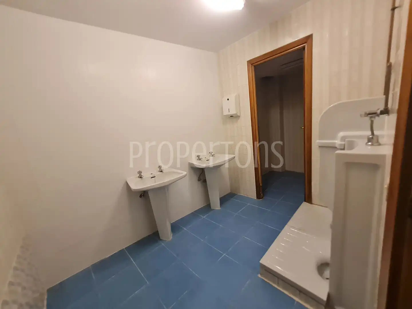 Baño de Local de alquiler en Vitoria - Gasteiz