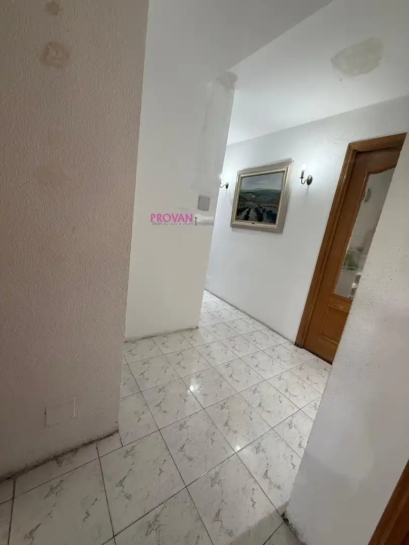 Wohnung zum Verkauf in Madrid mit Klimaanlage, Terrasse und Möbliert