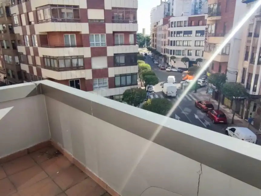 Flat with lift to rent in Calle Carmen 9