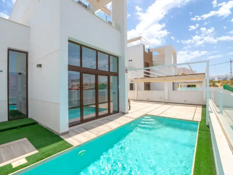 Detached house with terrace for sale in Los Balcones - Los Altos
