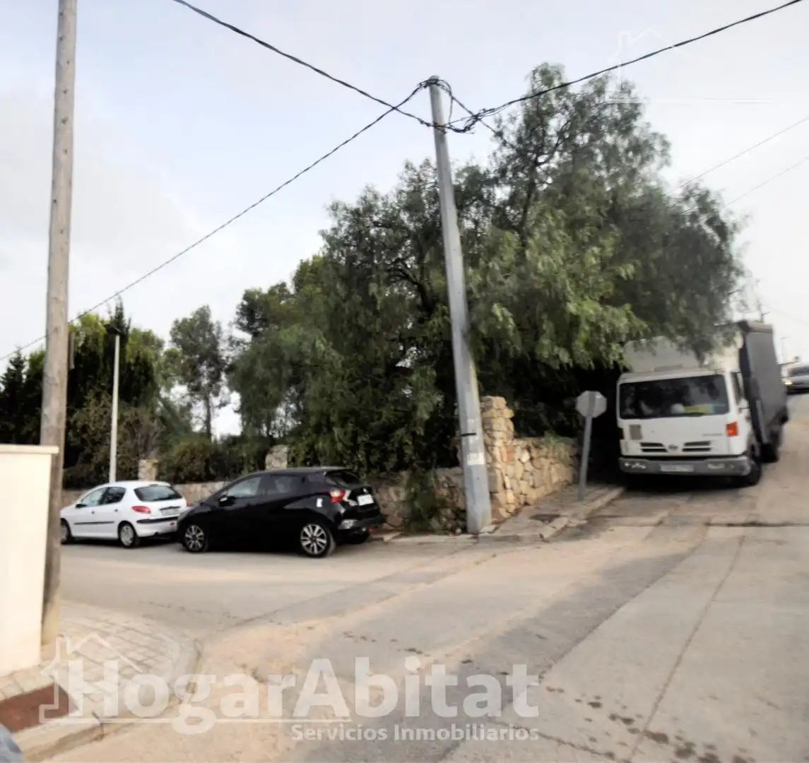 Aparcament de Casa o xalet en venda en Riba-roja de Túria amb Piscina