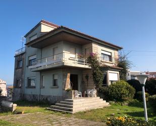 Vista exterior de Casa o xalet en venda en Vigo  amb Jardí privat, Terrassa i Traster