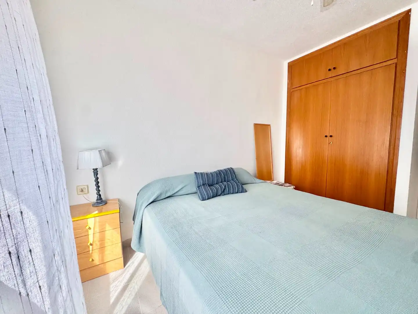 Schlafzimmer von Wohnungen zur Miete in Orihuela mit Möbliert, Waschmaschine und Mikrowelle