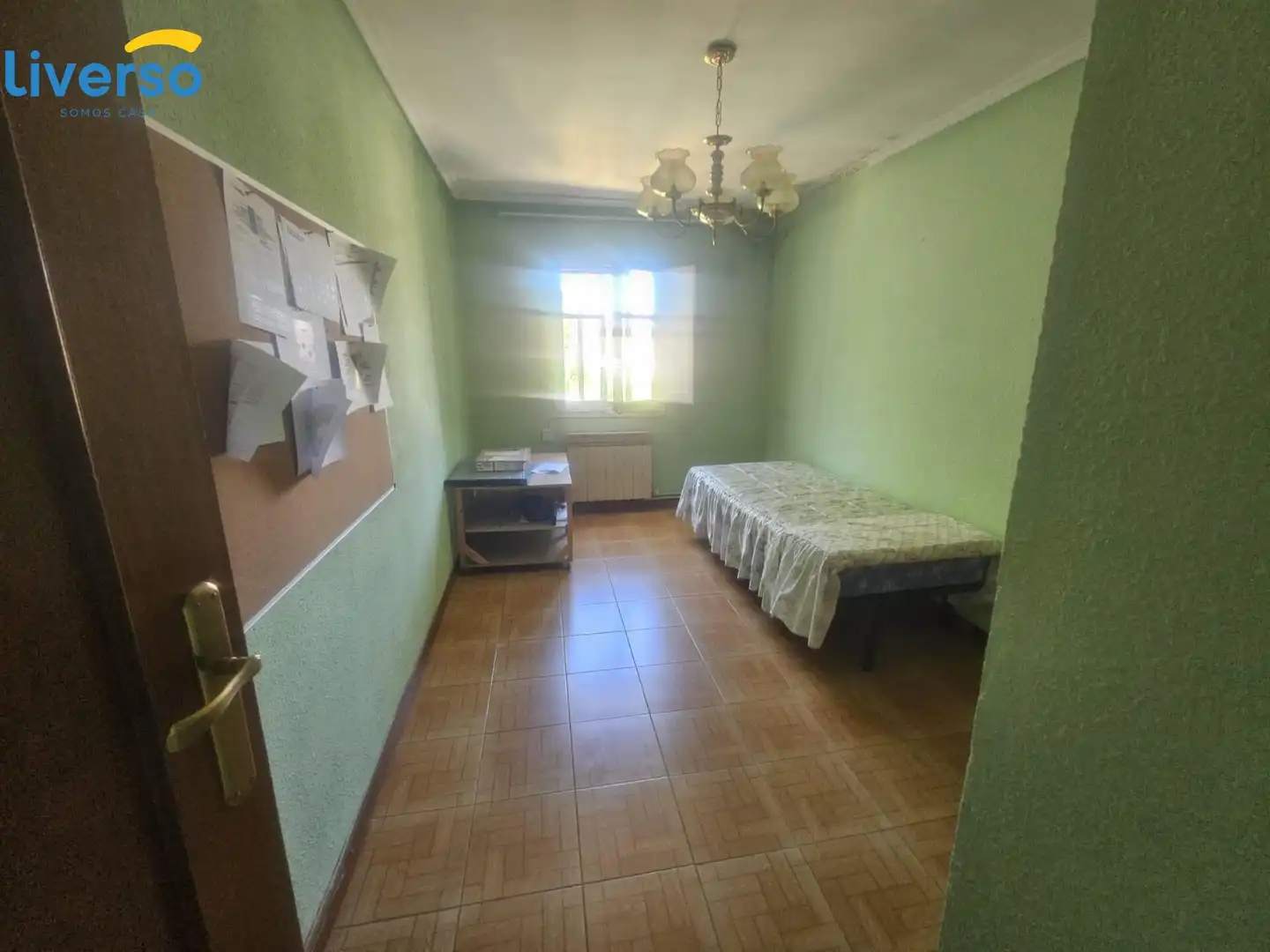 Habitación de Casa o chalet en venta en Burgos con Calefacción y Trastero