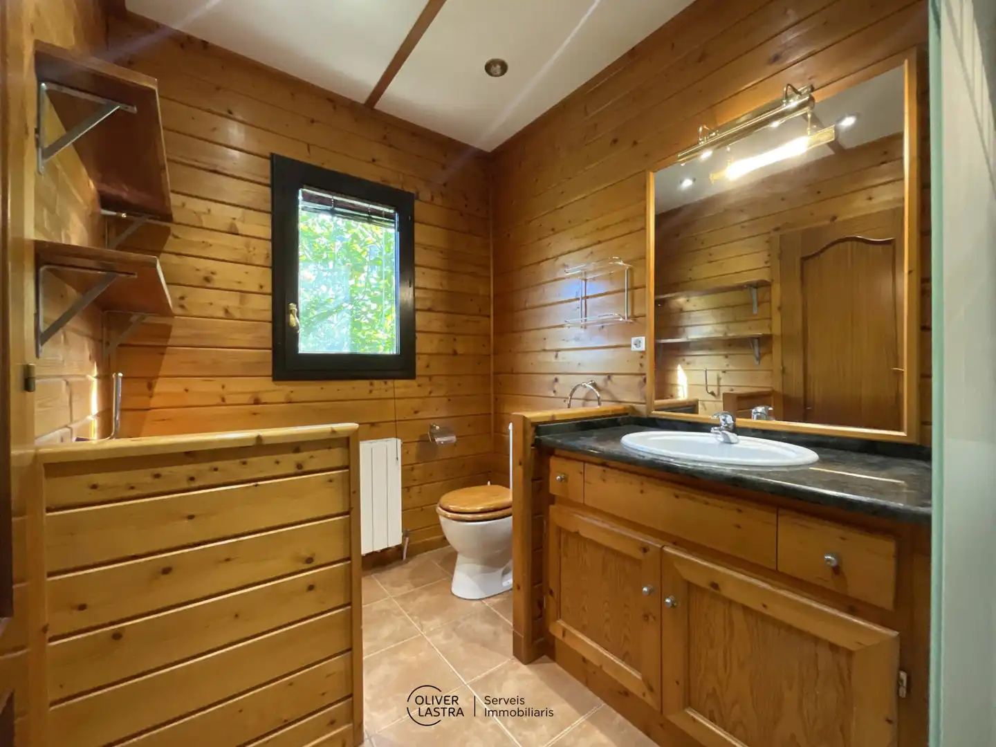 Baño de Casa o chalet en venta en Sant Andreu de la Barca con Aire acondicionado, Calefacción y Jardín privado