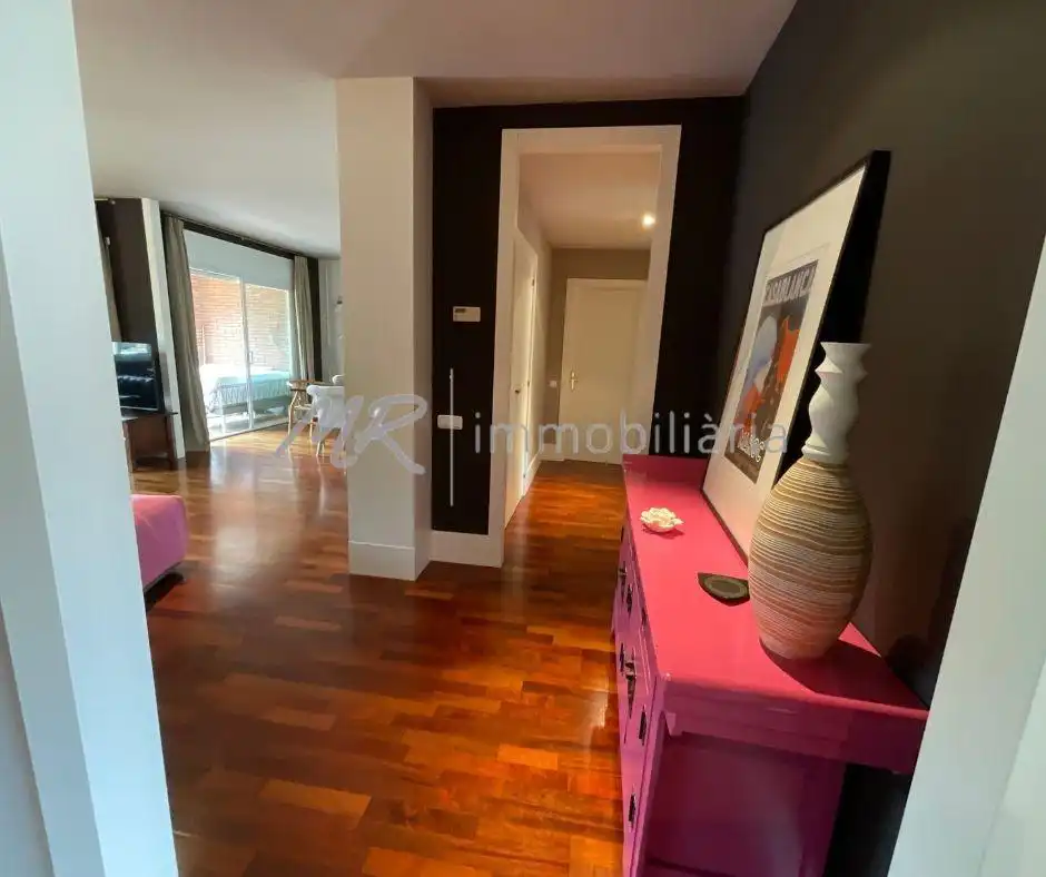 Wohnzimmer von Dachboden zum Verkauf in Vallromanes mit Heizung, Terrasse und Abstellraum
