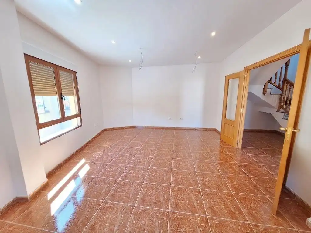 Maison mitoyenne avec jardin à vendre à El Pinós / Pinoso, imagen 3