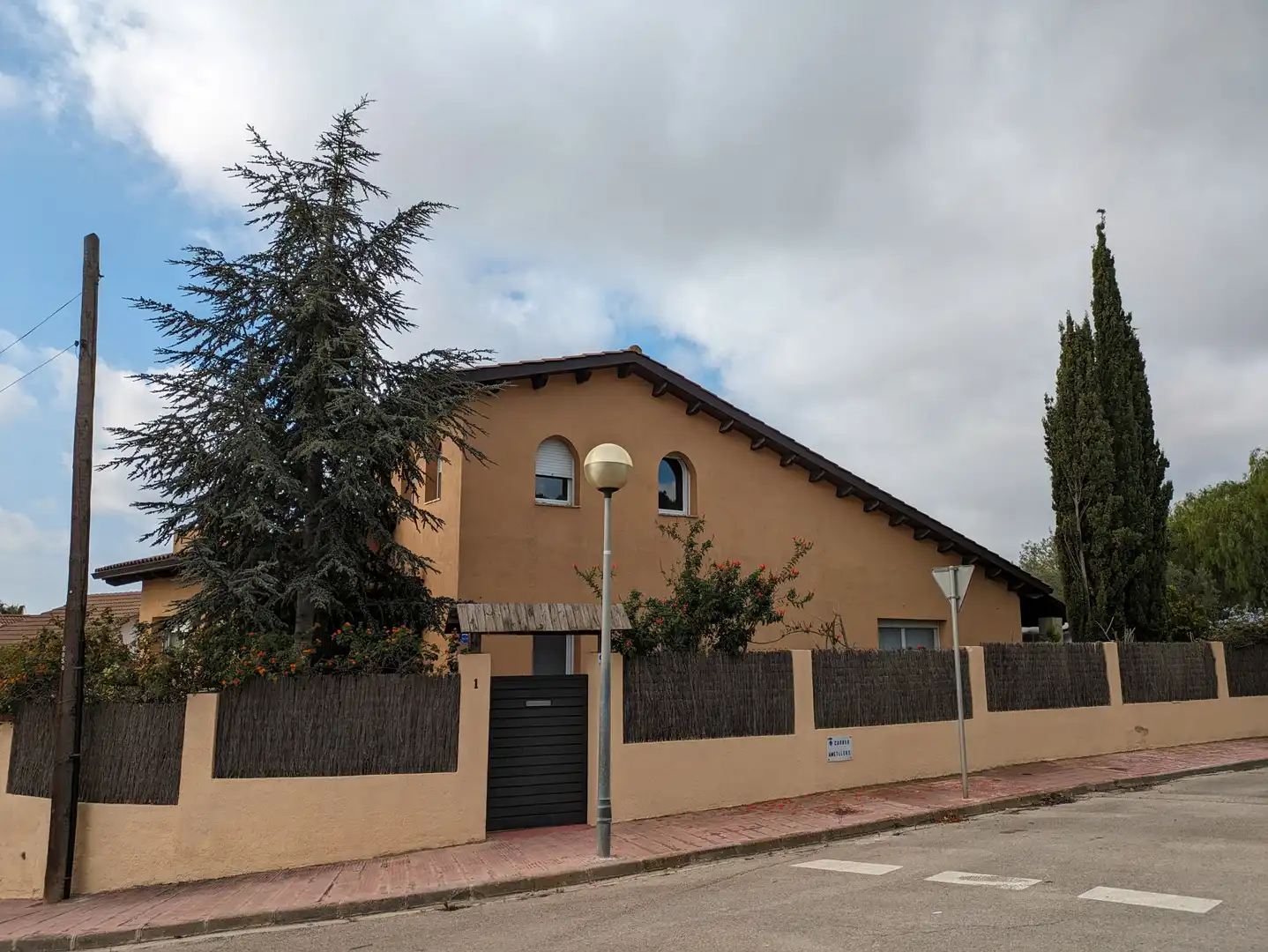 Außenansicht von Haus oder Chalet zum Verkauf in La Pobla de Montornès   mit Heizung, Privatgarten und Terrasse
