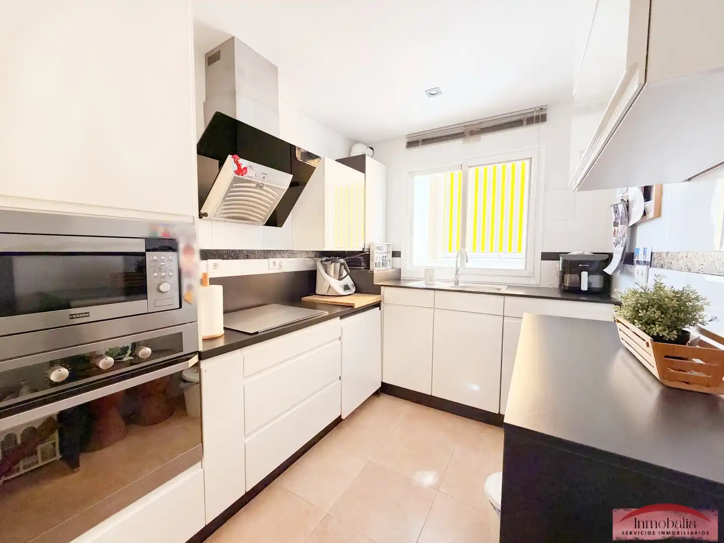 Cocina de Piso en venta en Sevilla con Aire acondicionado, Terraza y Trastero