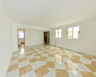 Sala d'estar de Pis de lloguer en Paterna amb Calefacció, Terrassa i Forn