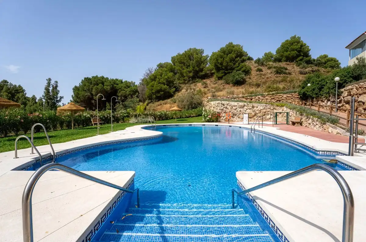 Piscina de Apartamento en venta en Mijas con Aire acondicionado, Jardín privado y Terraza