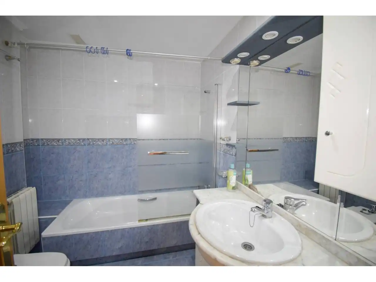 Baño de Piso en venta en San Andrés del Rabanedo con Calefacción, Parquet y Terraza