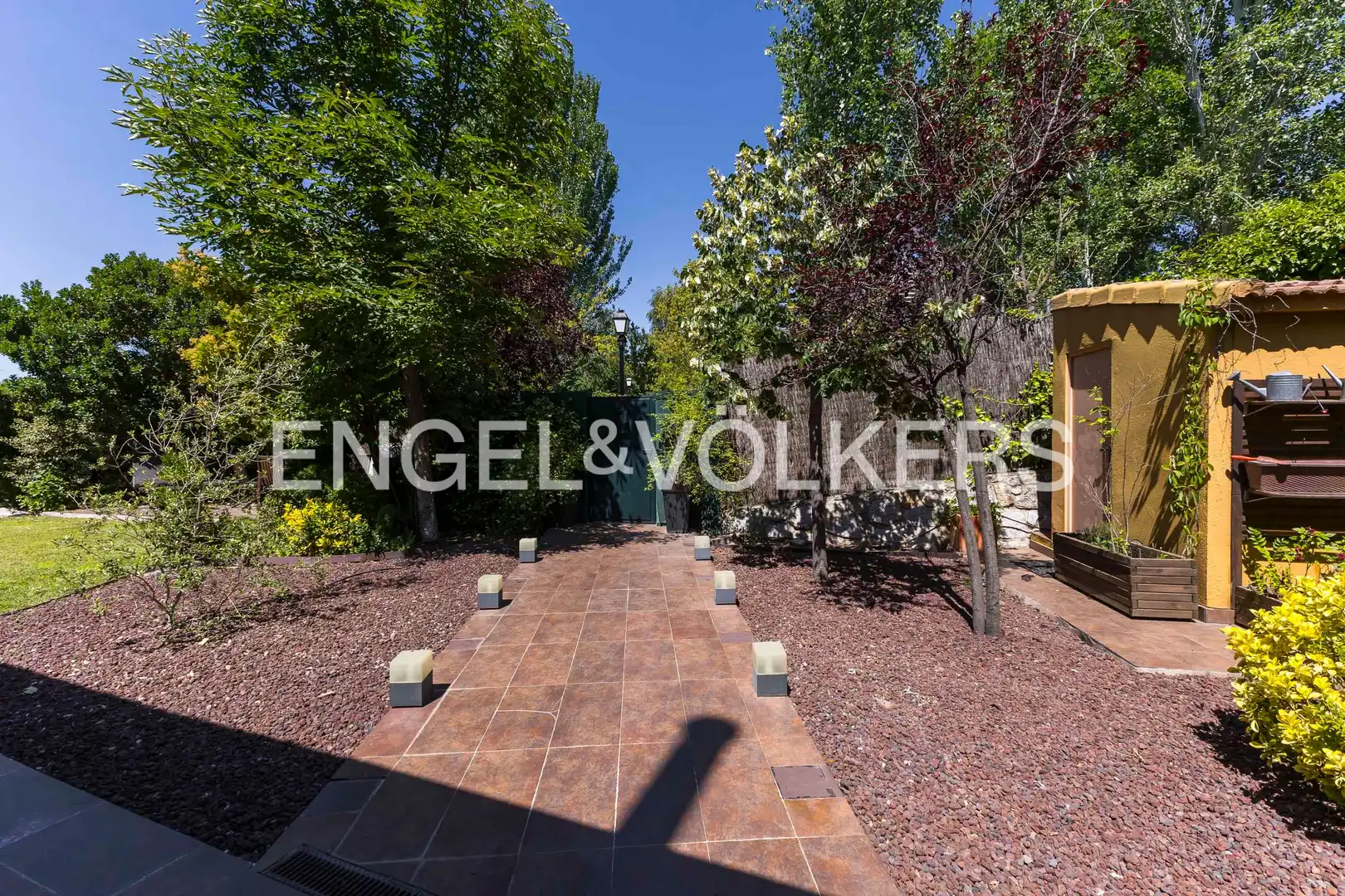 Terrace of Houses for sale in La Moraleja  with Air Conditioner, Heating and Private garden