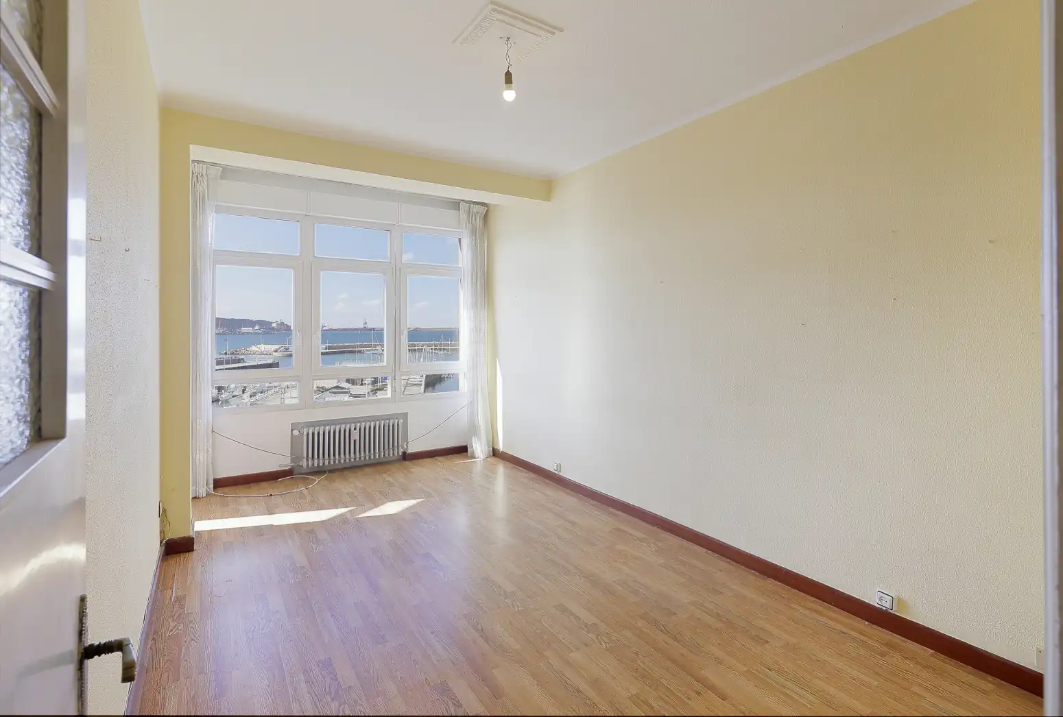 Bedroom of Flat for sale in Gijón   with Heating, Parquet flooring and Storage room