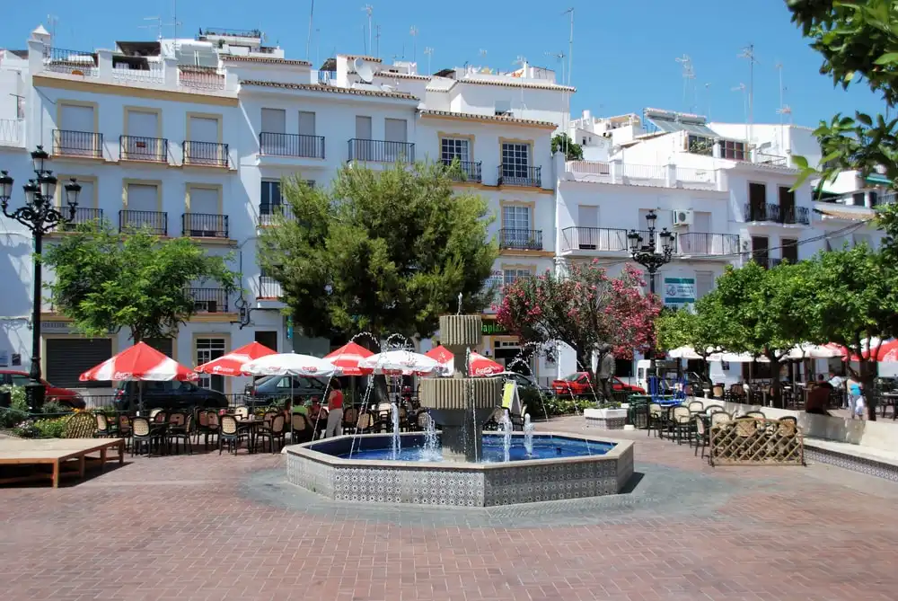 Vista exterior de Piso en venta en Torrox con Terraza, Amueblado y Piscina comunitaria
