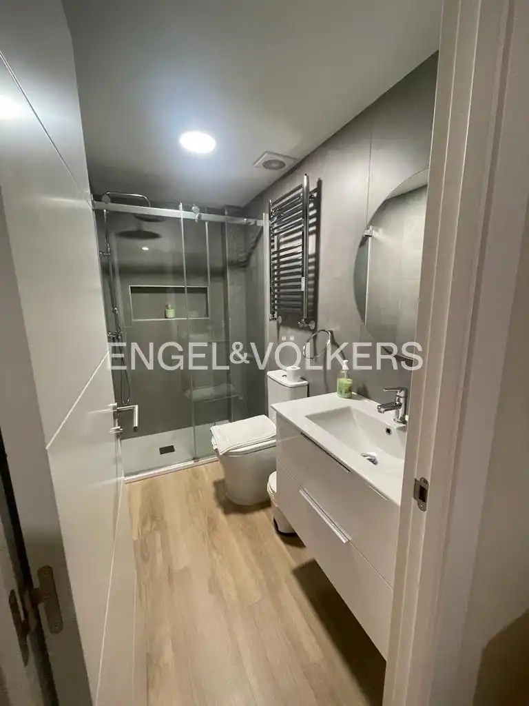 Baño de Apartamento de alquiler en Madrid con Aire acondicionado, Calefacción y Amueblado