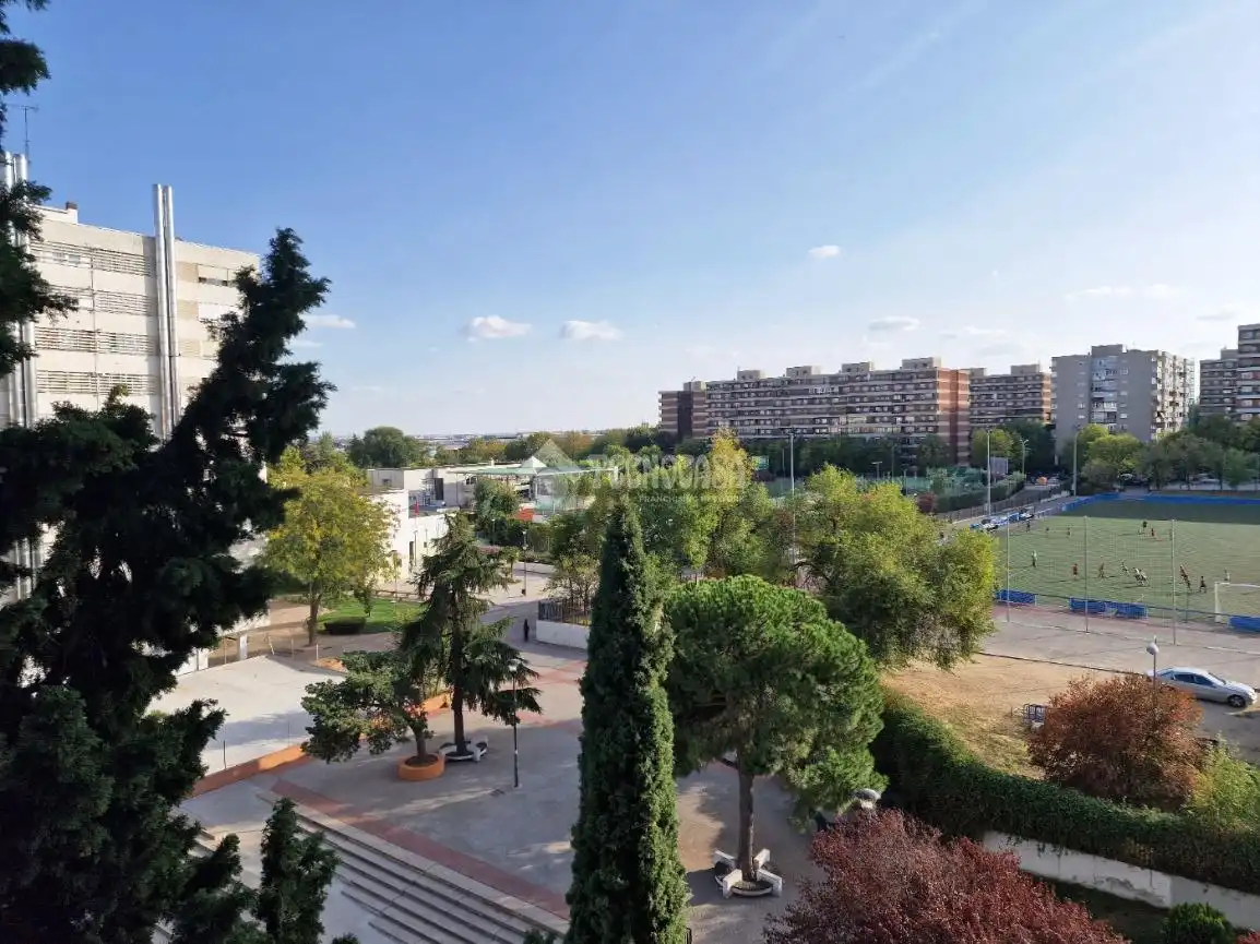 Außenansicht von Wohnung zur Miete in Alcorcón mit Heizung, Terrasse und Möbliert