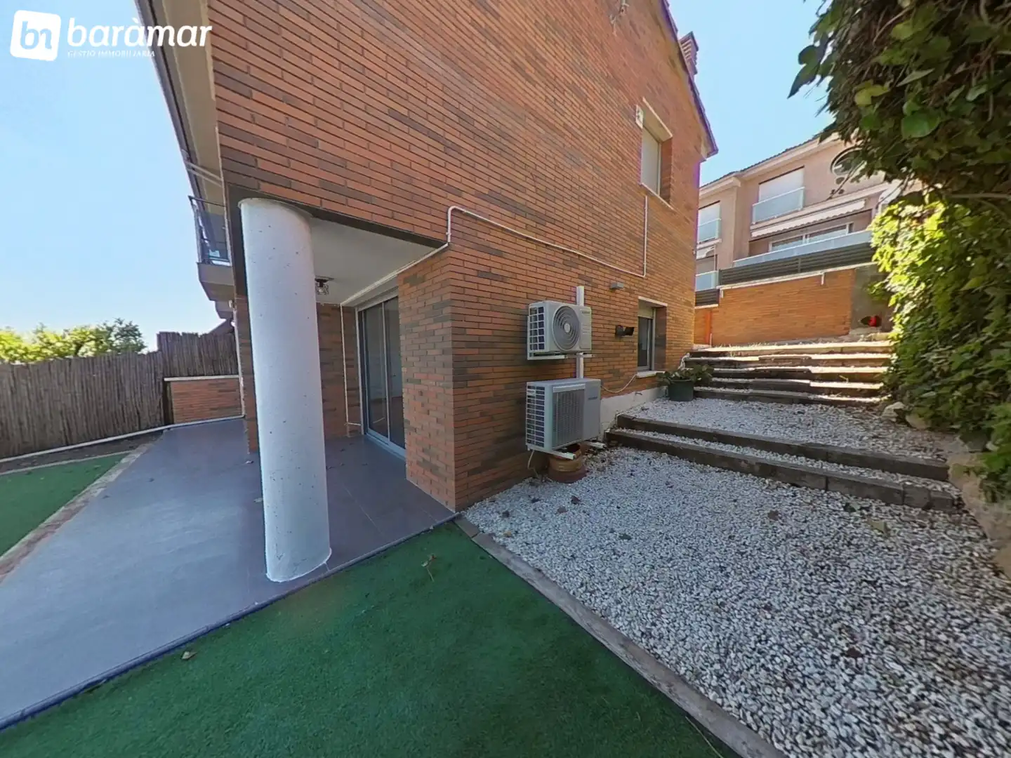 Vista exterior de Casa adosada en venta en El Vendrell con Aire acondicionado, Calefacción y Jardín privado