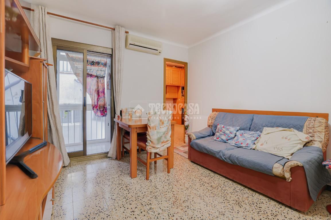 Bedroom of Flat for sale in Badalona