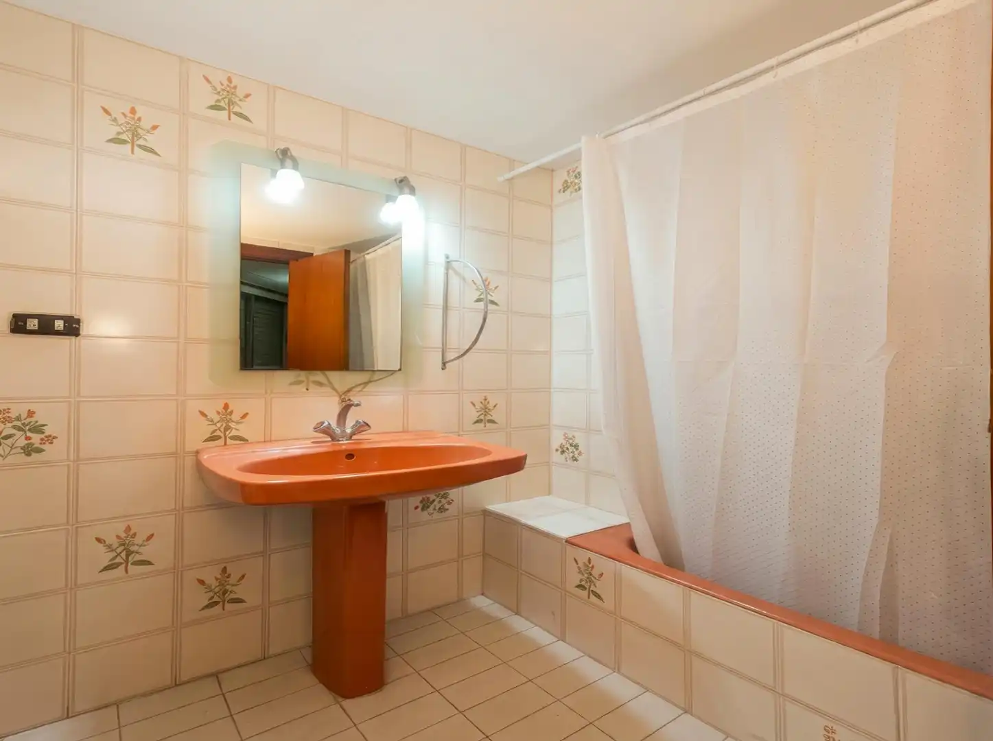 Bathroom of Buildings for sale in Vila-real