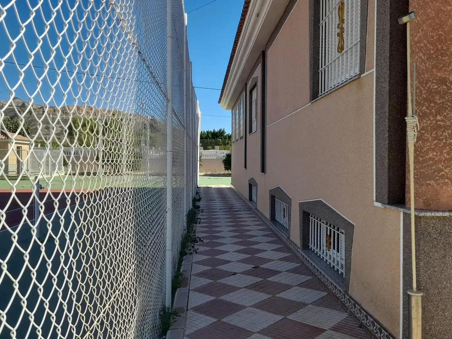 Vista exterior de Casa o xalet en venda en Alicante / Alacant amb Calefacció, Jardí privat i Terrassa