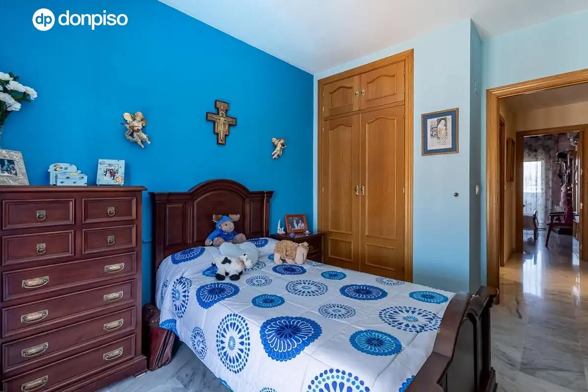 Habitación de Piso en venta en Granada con Aire acondicionado, Calefacción y Terraza