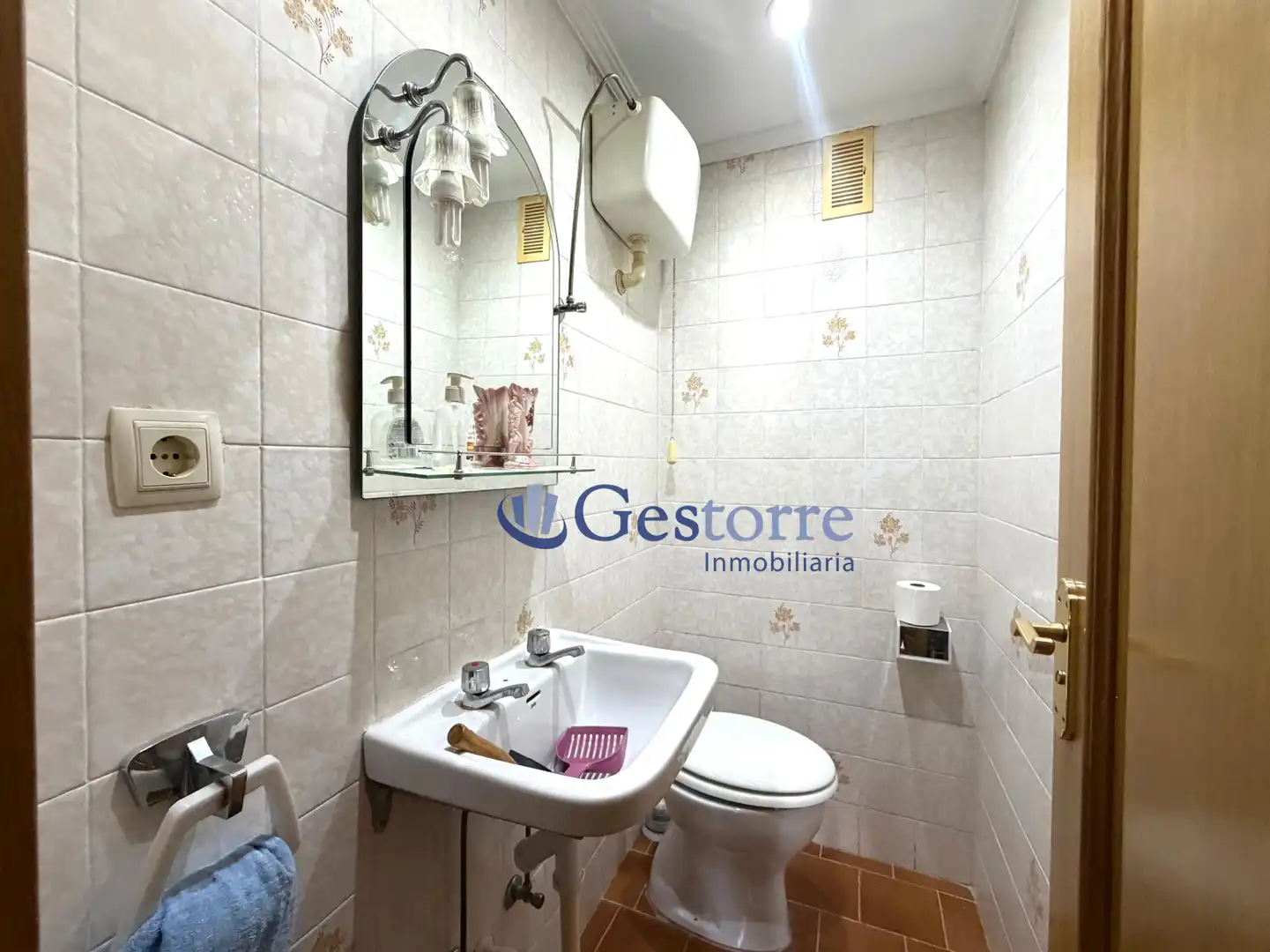 Badezimmer von Wohnung zum Verkauf in Gijón  mit Heizung und Balkon