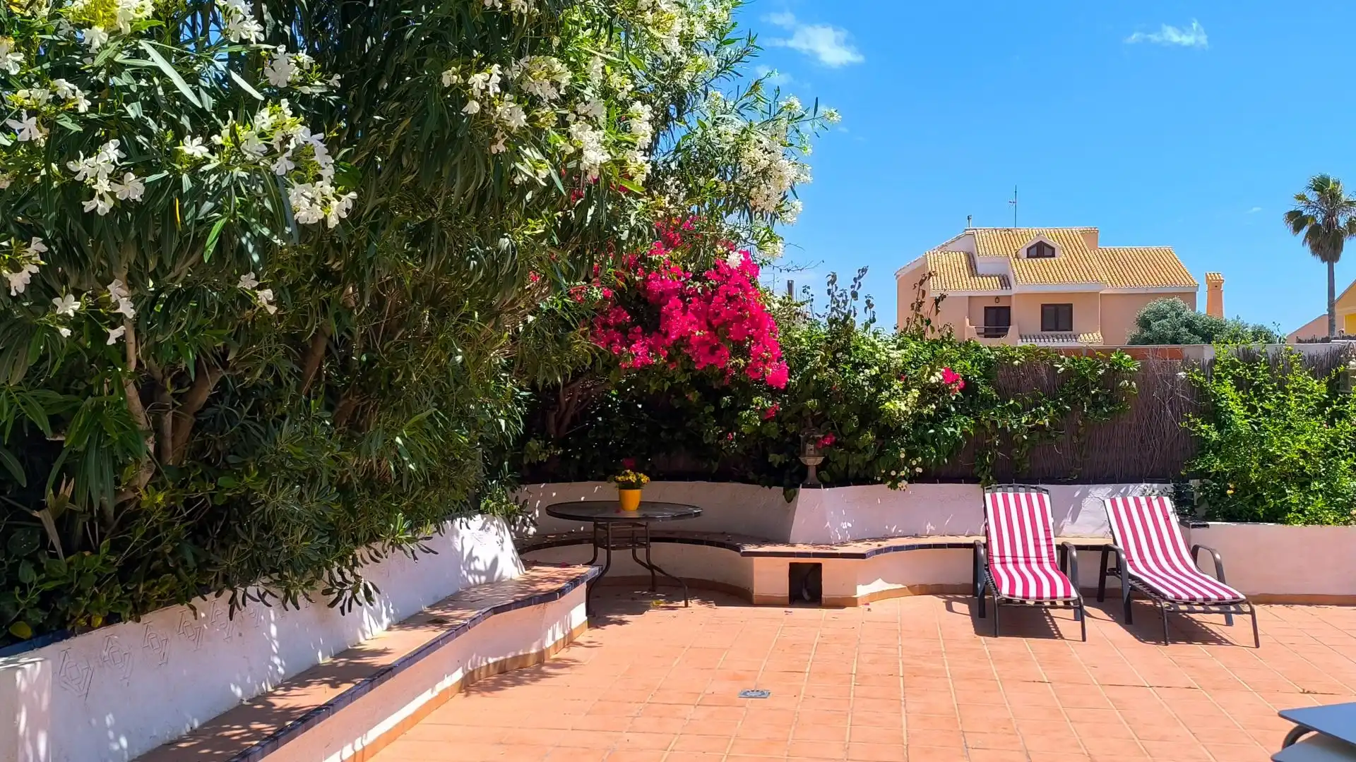 Terrasse von Einfamilien-Reihenhaus zum Verkauf in La Manga del Mar Menor mit Terrasse