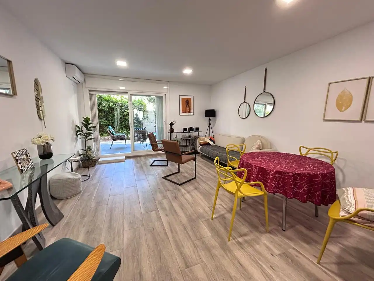 Living room of Ground floor for sale in Castelldefels  with Air Conditioner, Heating and Terrace