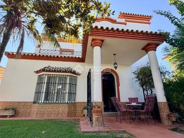 Casa amb jardí en venda a Núcleo urbano
