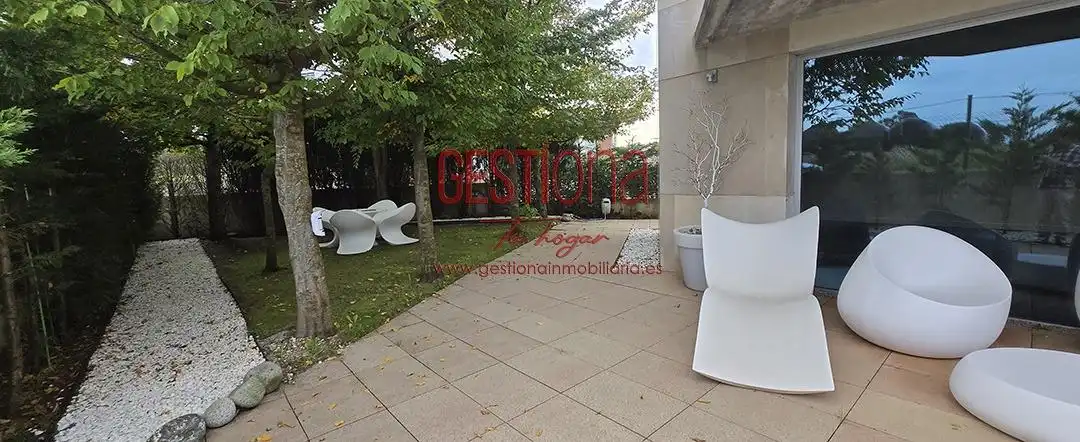 Terrace of Houses for sale in Santa Cruz de Bezana  with Private garden, Terrace and Furnished