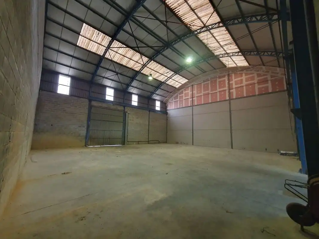 Nau industrial en venda a Posada - Barro