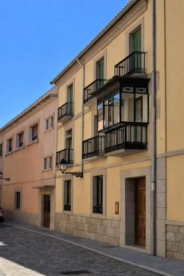 Vista exterior de Edificio en venta en Ávila