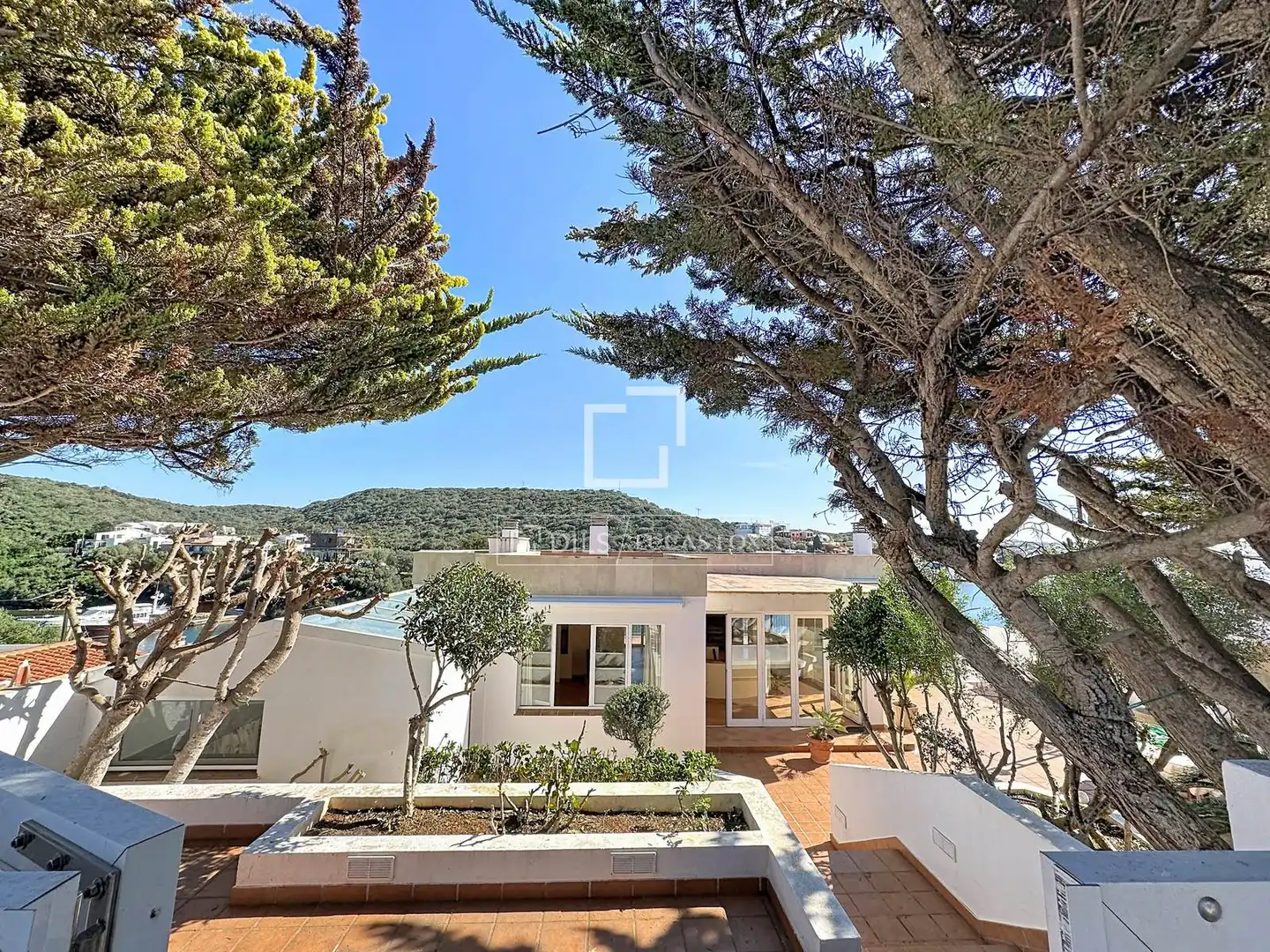 Vista exterior de Casa o xalet en venda en Maó - Mahón amb Aire condicionat, Jardí privat i Terrassa
