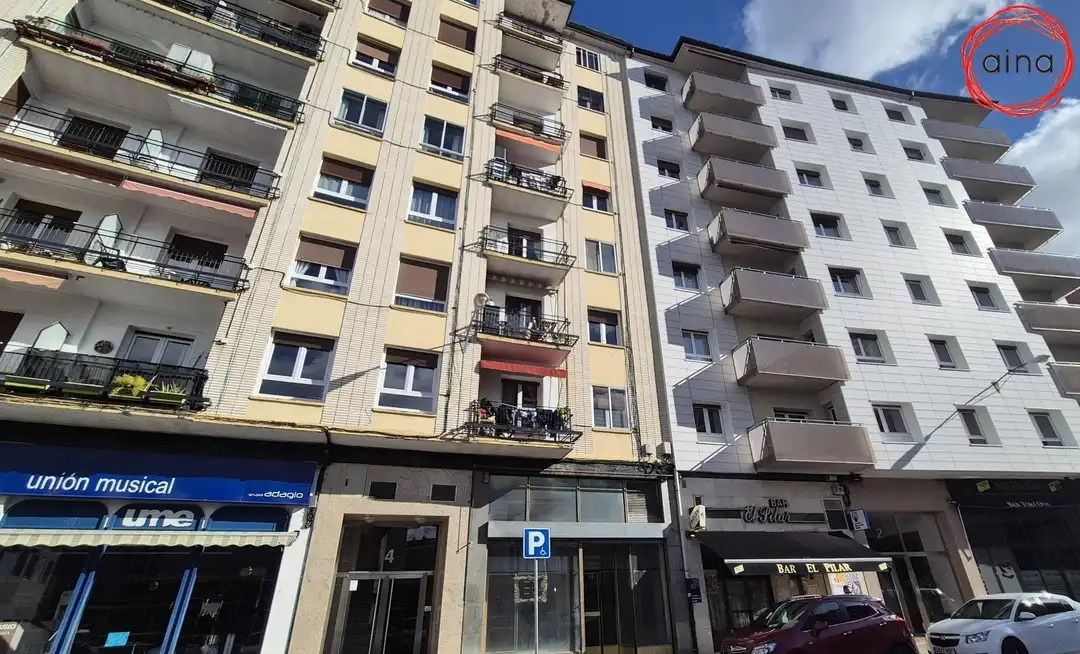 Vista exterior de Local en venta en  Pamplona / Iruña con Aire acondicionado y Amueblado