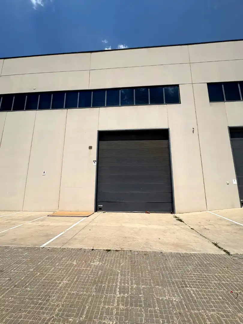 Vista exterior de Nau industrial en venda en La Garriga