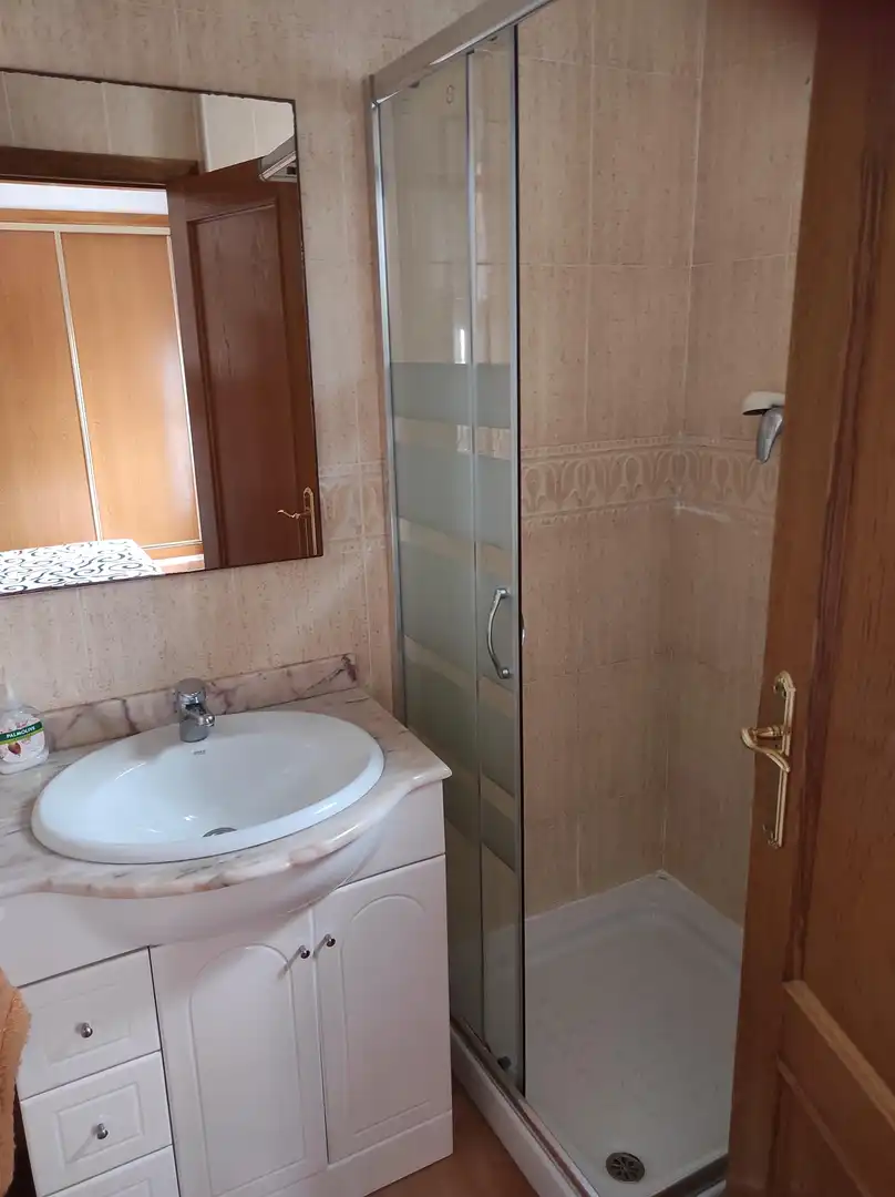 Badezimmer von Dachboden zur Miete in Moncofa mit Klimaanlage, Terrasse und Abstellraum