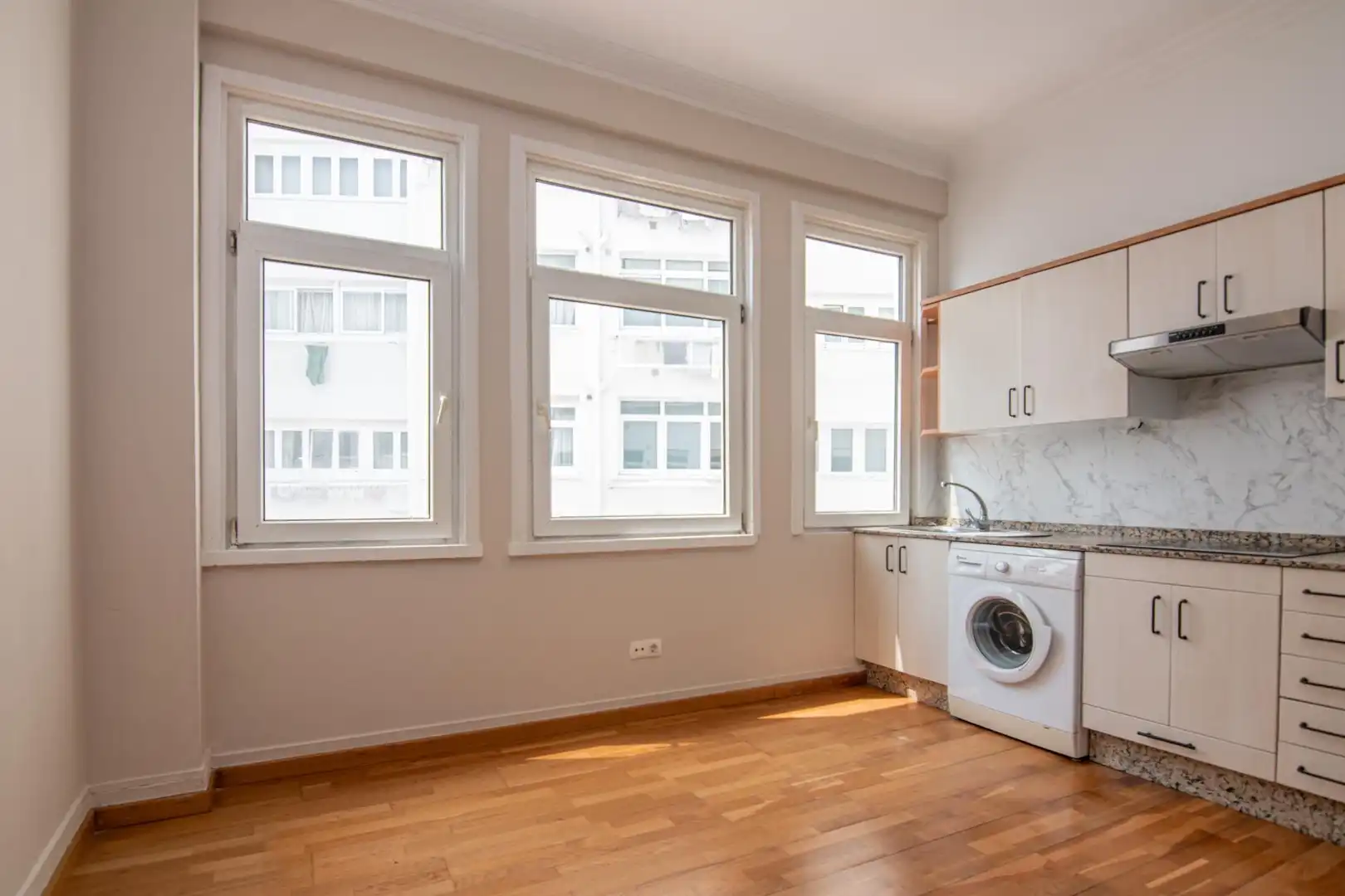 Apartamento de alquiler en Calle ROSALIA CASTRO, 13, Ensanche