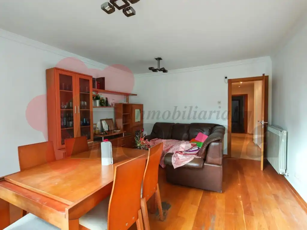 Sala d'estar de Apartament de lloguer en Lugo amb Moblat