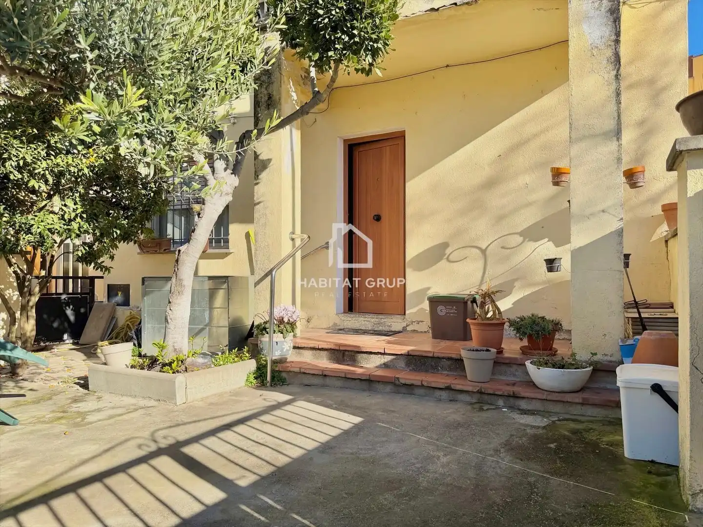 Vista exterior de Casa adosada en venta en Girona con Calefacción, Jardín privado y Terraza